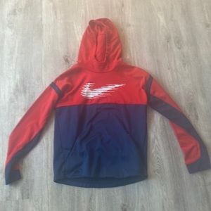 Nike seater